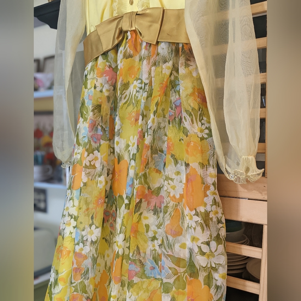 Vintage, floral, long sleeved, maxi dress with ruffle and bow details - Picture 7 of 13